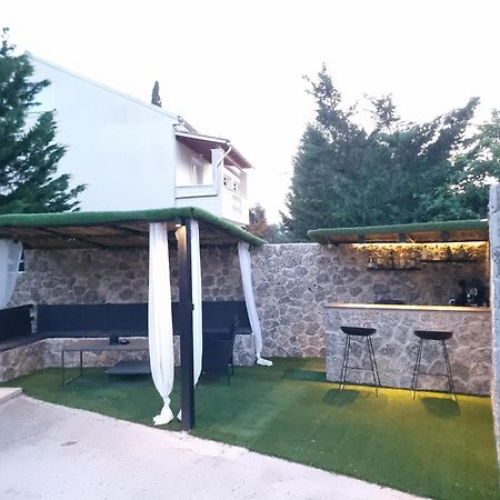 Luxvilla Agioi Deka  Luaran gambar
