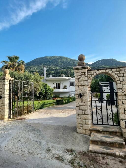 Luxvilla Agioi Deka  Luaran gambar