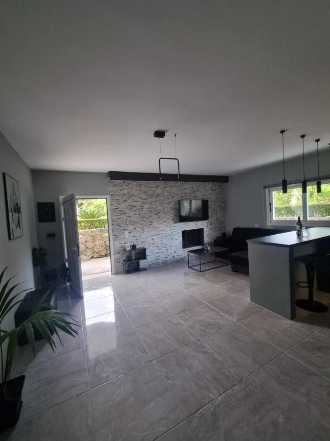 Luxvilla Agioi Deka  Luaran gambar